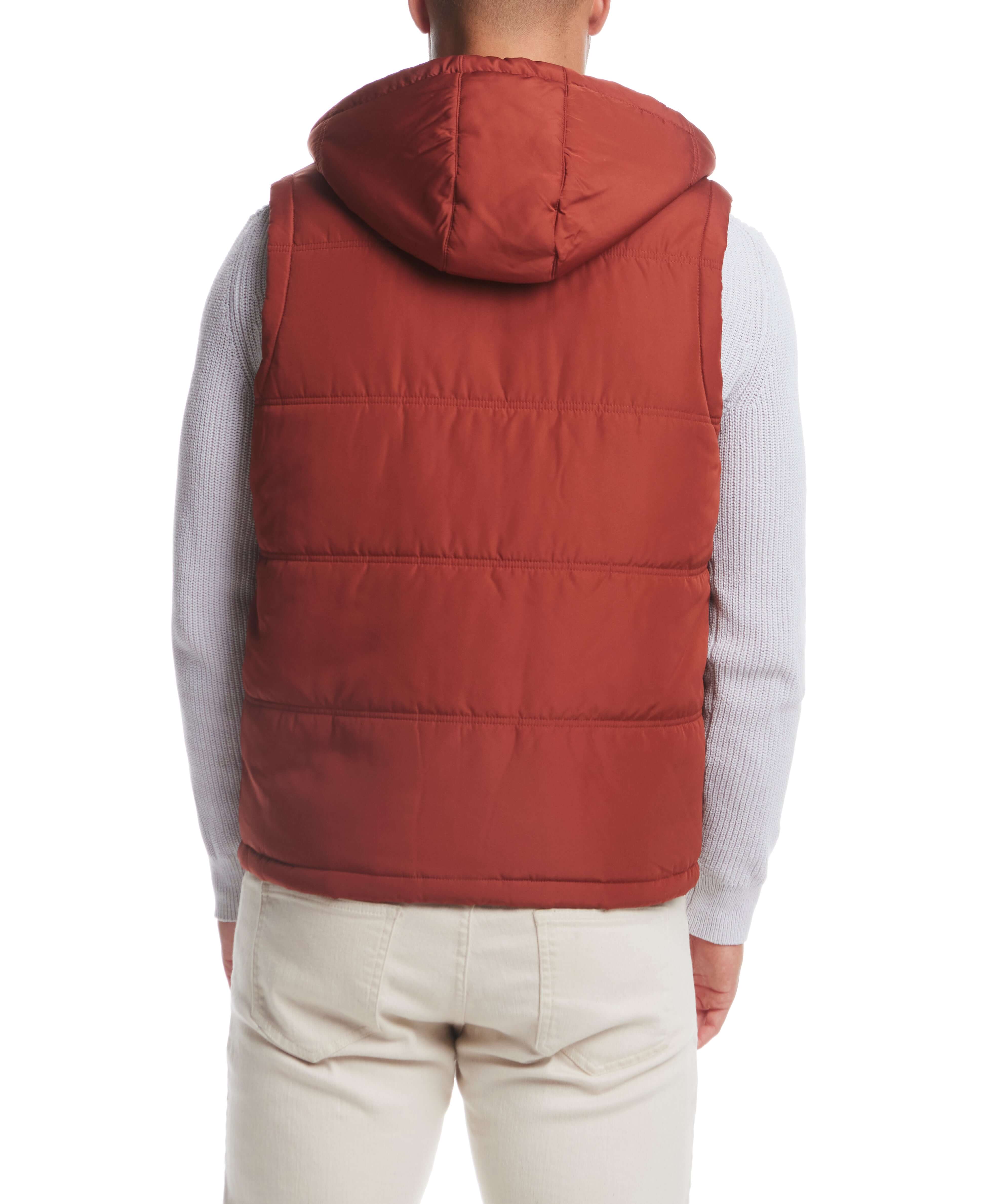 Sherpa Lined Hooded Puffer Vest In Roasted Russet