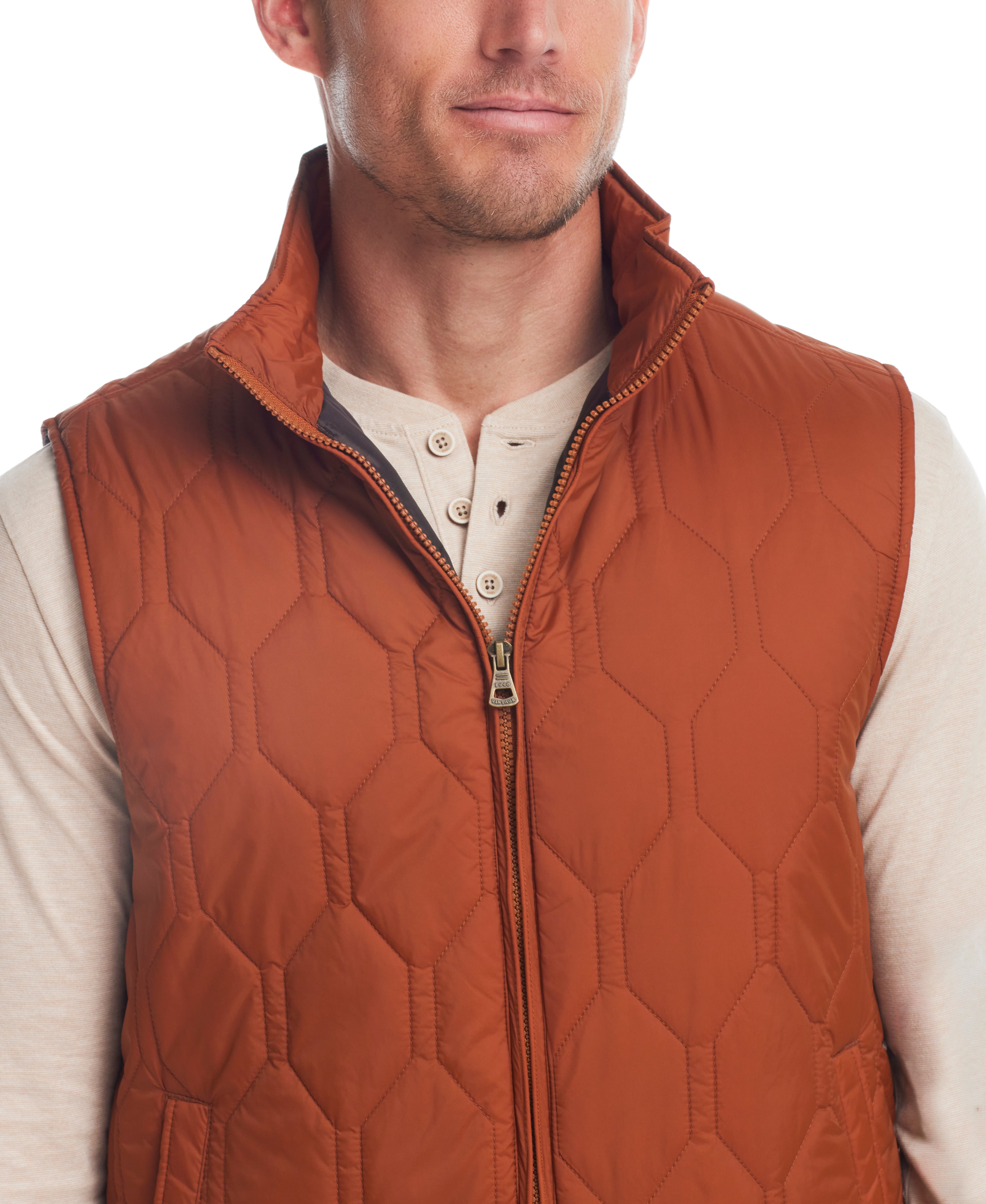 Hexagon Quilted Lightweight Vest In Caramel Cafe