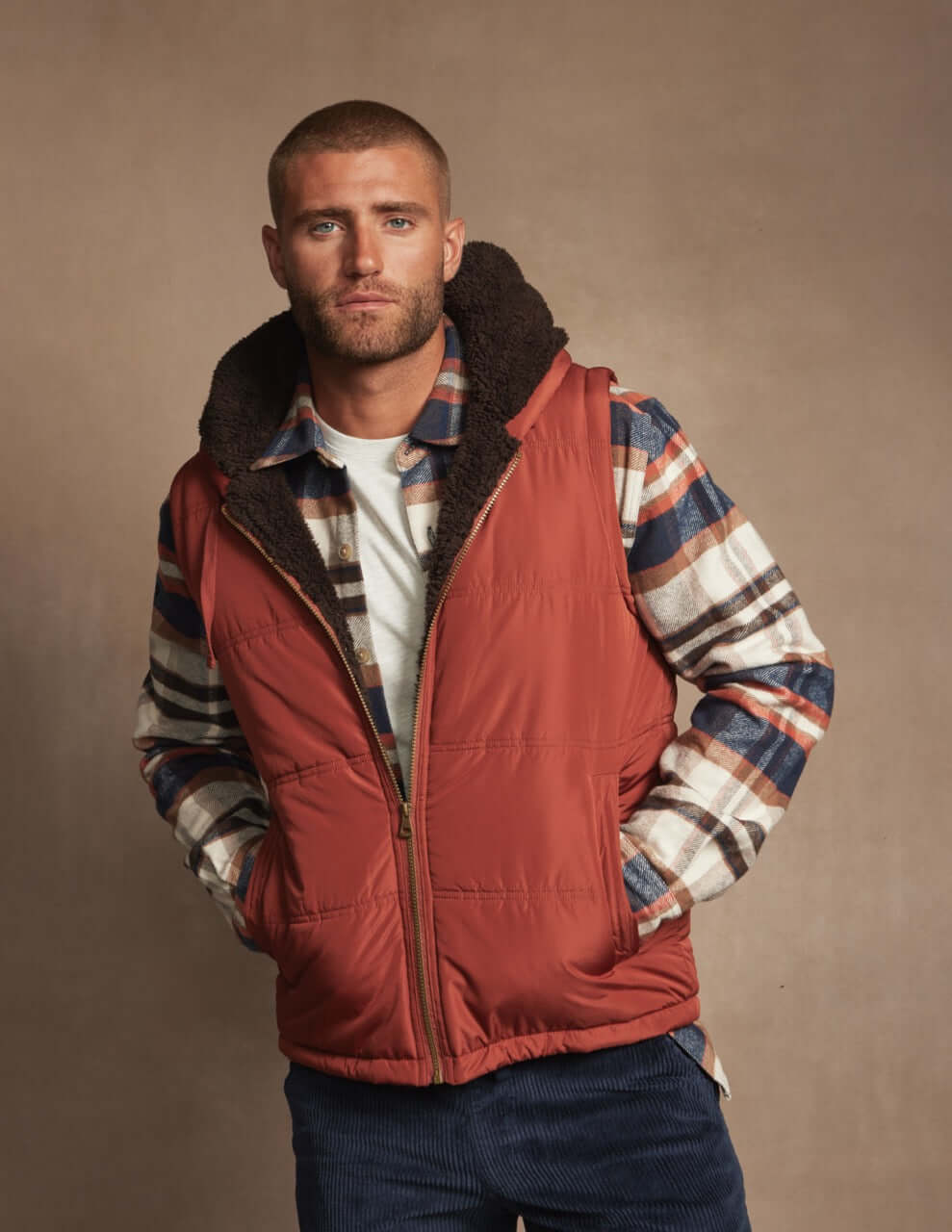 Sherpa Lined Hooded Puffer Vest In Roasted Russet