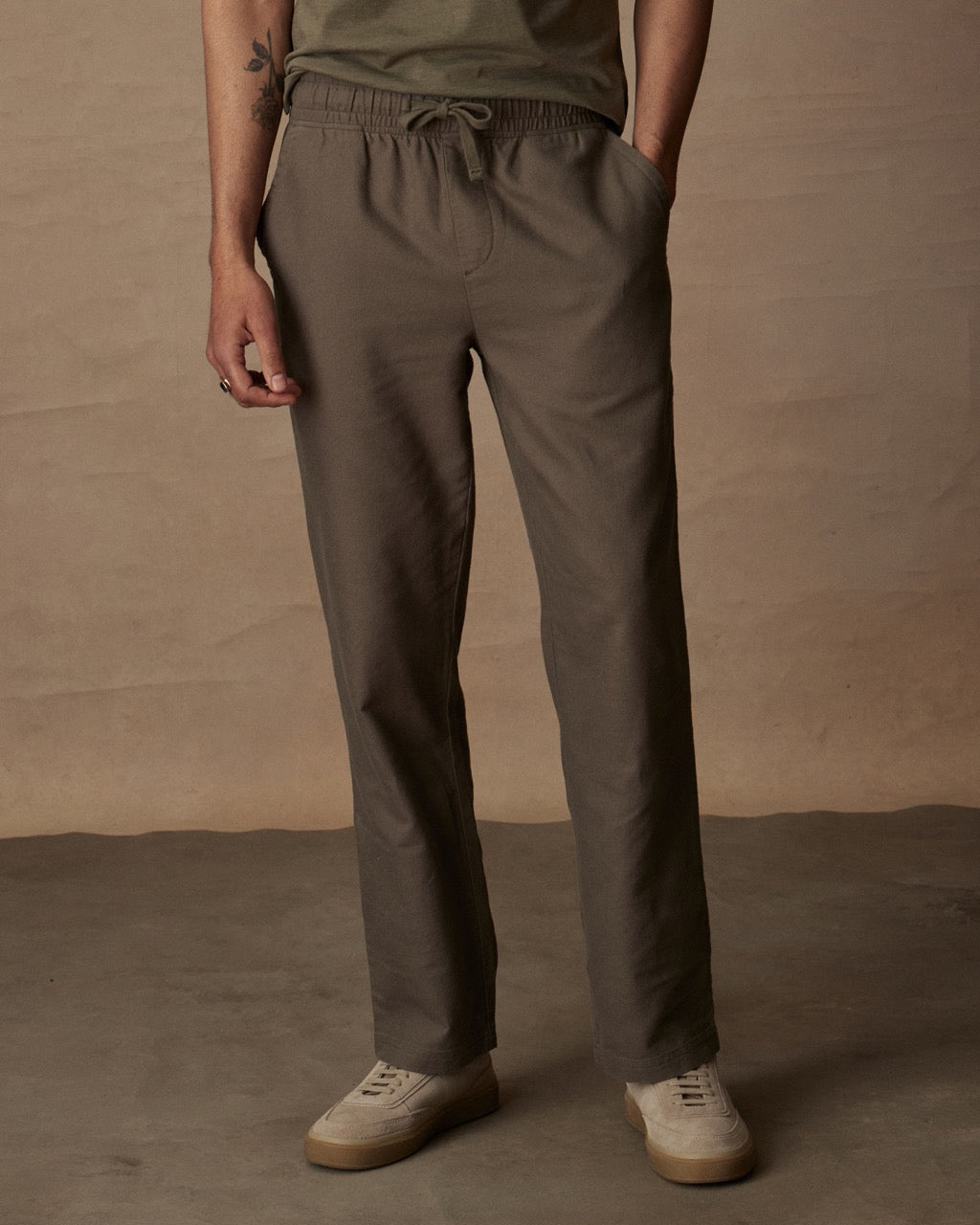 Linen Blend Drawstring Pants in Olive