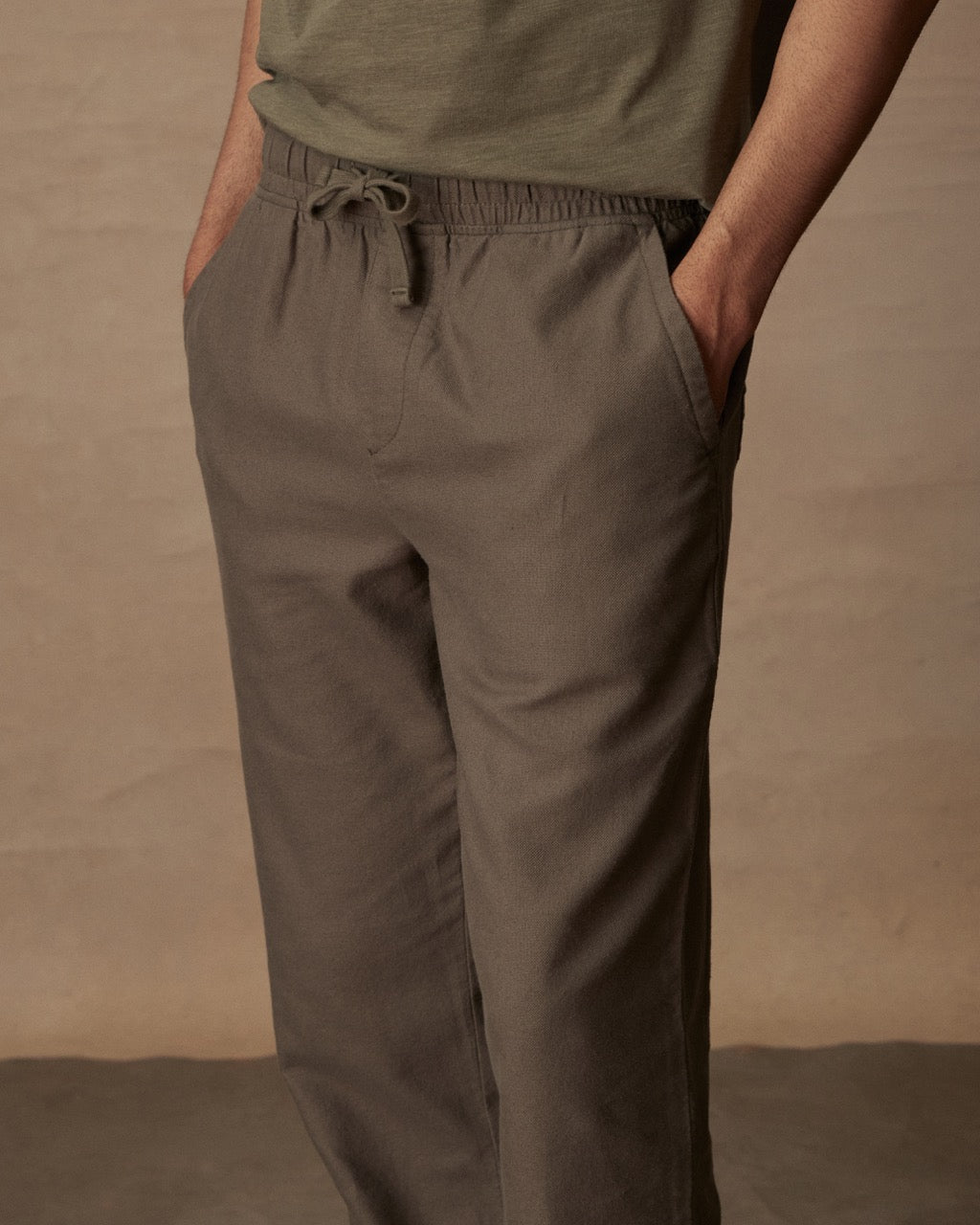 Linen Blend Drawstring Pants in Olive